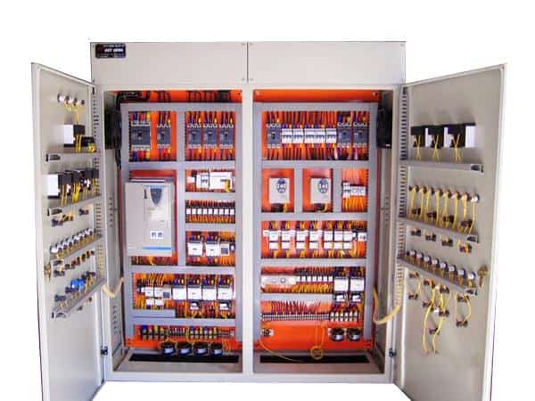 Tủ điện dành cho công nghiệp được sử dụng để điều khiển mọi hệ thống điện từ