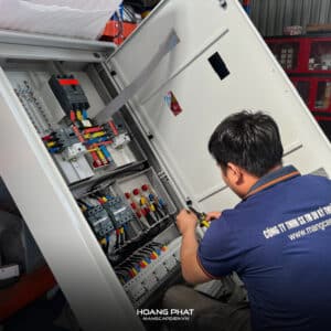 Tủ điện công nghiệp Hoàng Phát luôn tuân thủ các tiêu chuẩn lắp đặt theo quy định