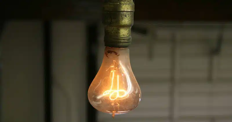 Wolfram dùng làm dây tóc trong bóng đèn sợi đốt