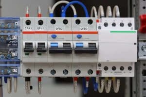 Tấn tần tật sự khác nhau giữa Contactor và Relay bạn cần biết