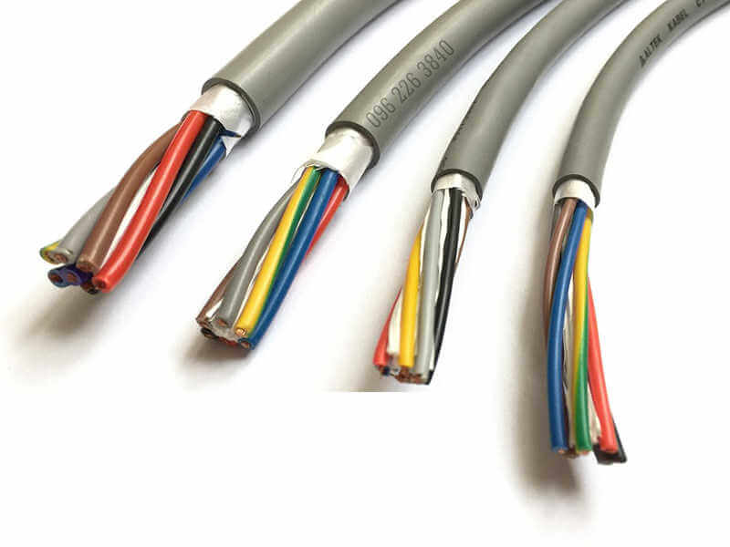 So sánh dây dẫn điện và dây cáp điện chi tiết dễ hiểu nhất năm 2026 7 Cấu tạo dây cáp điện nhiều lõi với lớp bảo vệ chắc chắn.