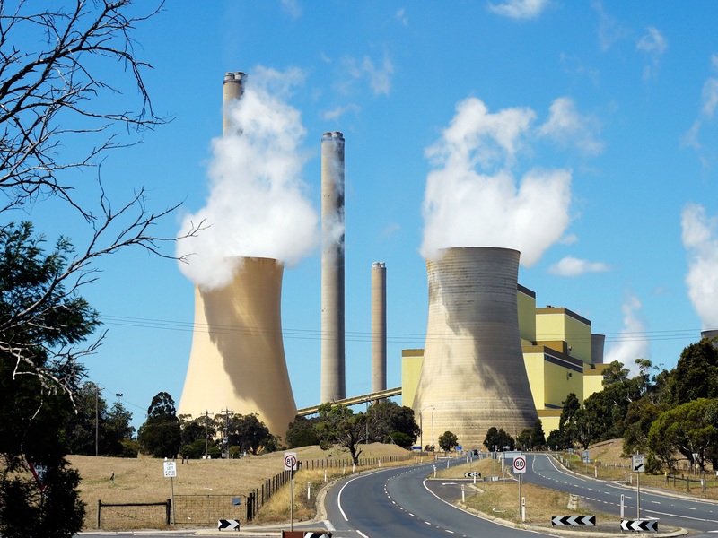 Năng lượng tái tạo là gì? So sánh với năng lượng không tái tạo 17 Năng lượng địa nhiệt từ lòng đất ứng dụng trong phát điện và sưởi ấm.