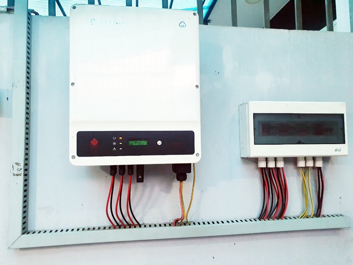 Inverter là gì? Nguyên lý, cấu tạo và ứng dụng trong hệ thống điện 5 Bộ biến tần (inverter) dùng để biến đổi dòng điện một chiều sang xoay chiều trong công nghiệp