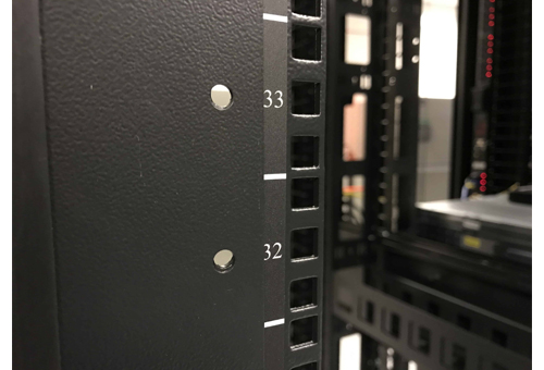 Đơn vị U trong tủ rack là gì? Bảng quy đổi chiều cao U của tủ rack 22 Đơn vị U trong tủ rack là gì?